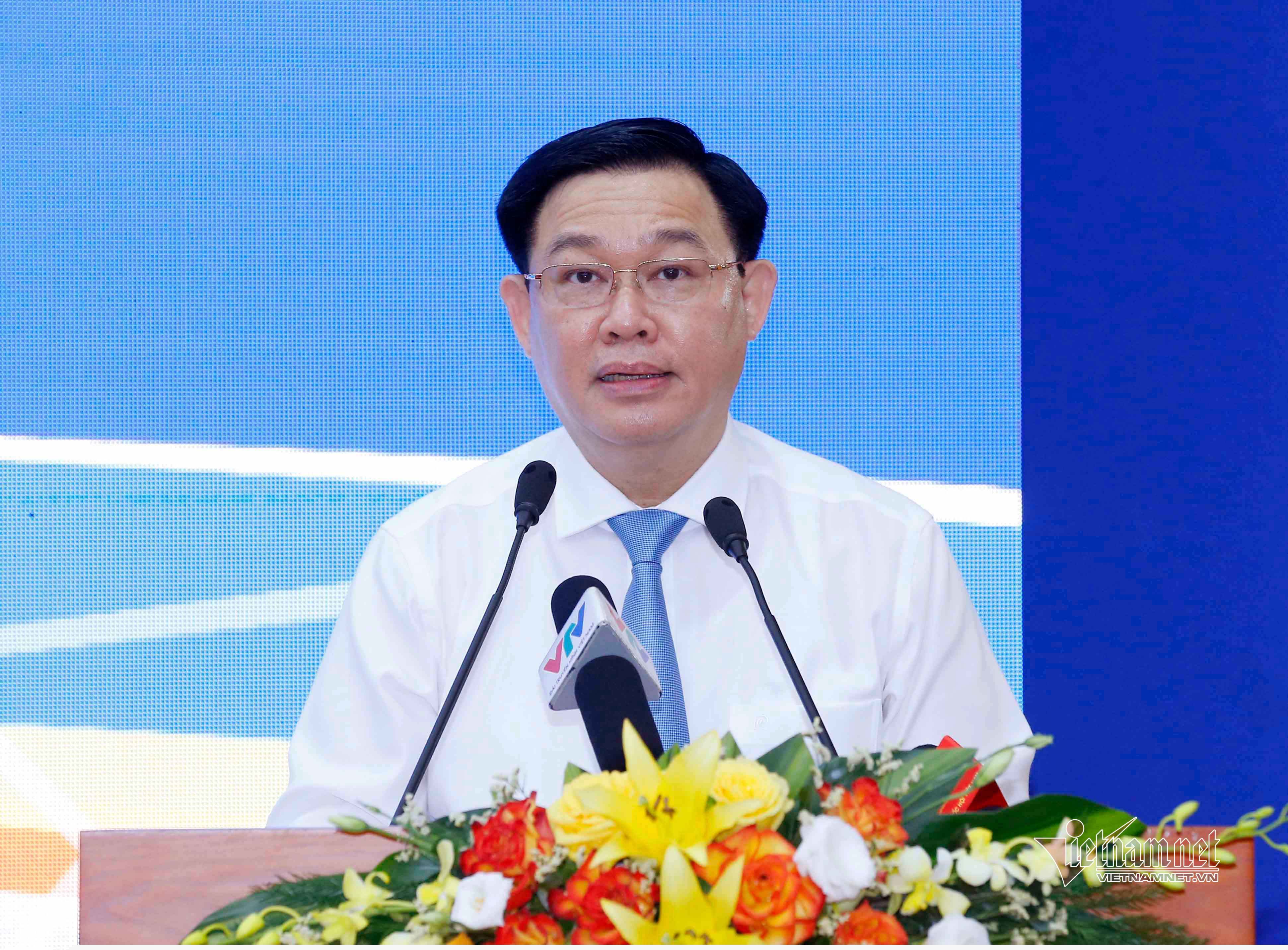 Chủ tịch Quốc hội Vương Đ&igrave;nh Huệ ph&aacute;t biểu tại buổi lễ.