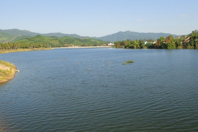 Nhịp sống ven sông Lại Giang đang hồi sinh mạnh mẽ từ khi đập ngăn mặn đưa vào sử dụng.