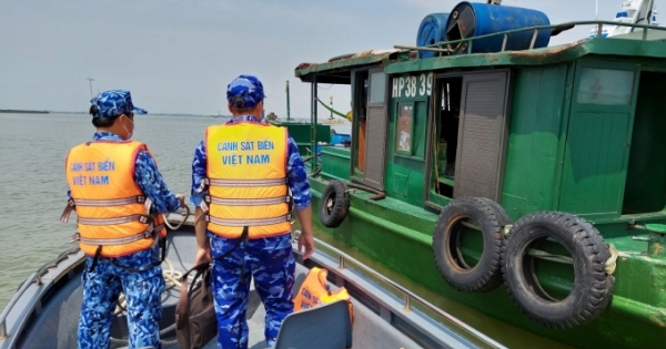Hải Phòng: Bắt giữ tàu vỏ sắt chở 25.000 lít dầu DO không rõ nguồn gốc đang trên đường đi tiêu thụ