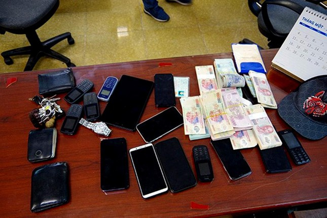Tang vật vụ đánh bạc 700 tỷ đồng do Cục Cảnh sát hình sự triệt phá đầu năm 2021