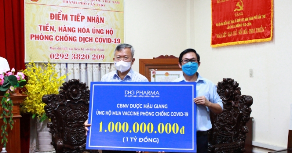 Cán bộ, nhân viên Dược Hậu Giang ủng hộ một ngày lương vào Quỹ vaccine và trao tặng 5.000 bộ test nhanh Covid-19