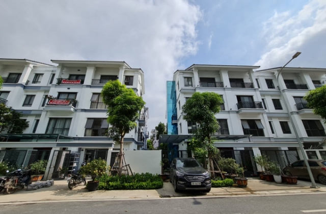 Vi phạm xây dựng tại KĐT Gamuda Gardens: Yêu cầu tháo dỡ thang máy ngoài thiết kế