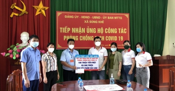 Ngời sáng những tấm lòng giữa “bão” dịch