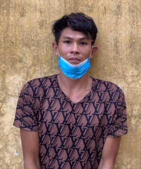 Bắc Giang: Hai đối tượng buông lời thách thức, ném ấm pha trà về phía tổ công tác chống dịch Covid -19