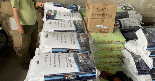 Phát hiện bột trét cao cấp nhãn hiệu Dulux có dấu hiệu bị giả mạo