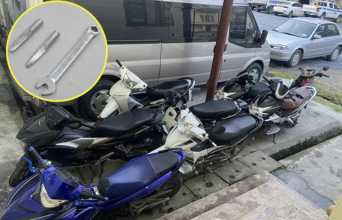 453E8154-A678-4B44-9C54-B78F8F5538D3.