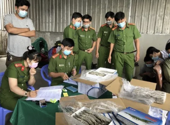 D7292B8D-5ACC-40D4-A5B0-02F2D699502C.