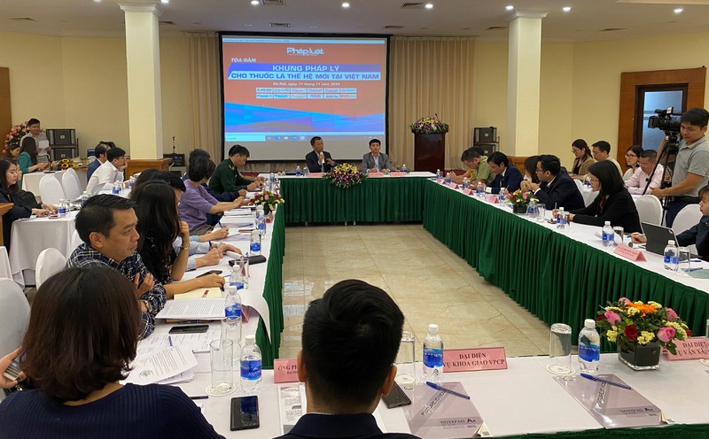 Nhiều hội thảo được tổ chức nhưng đến nay thuốc lá làm nóng vẫn chưa được đưa vào quản lý.