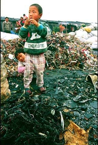 AKN_Anh huong cua rac thai dien tu doi voi suc khoe con nguoi_anh1