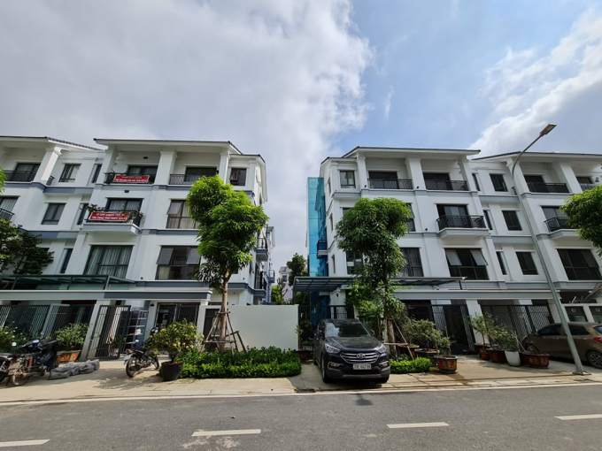 Đến nay c&ocirc;ng tr&igrave;nh thang m&aacute;y n&agrave;y (mầu xanh) đ&atilde; đi v&agrave;o hoạt động.