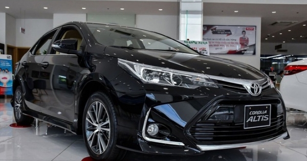 Corolla Altis, Elantra giảm giá hơn 40 triệu đồng tại đại lý