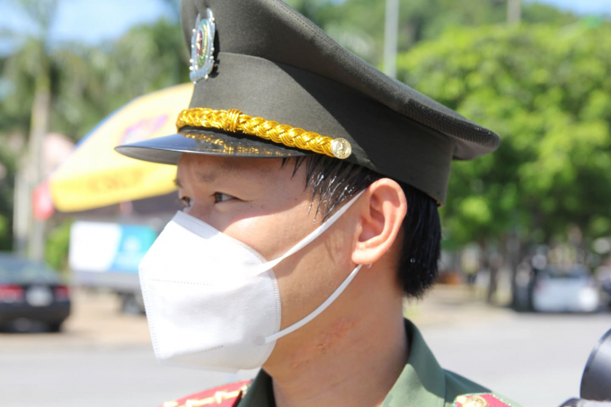 Mồ hôi nhễ nhãi...