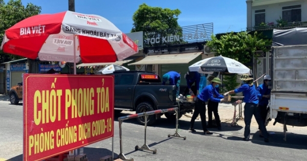 Lực lượng chức năng tỉnh Nghệ An kiên trì bám chốt kiểm dịch dưới thời tiết khắc nghiệt