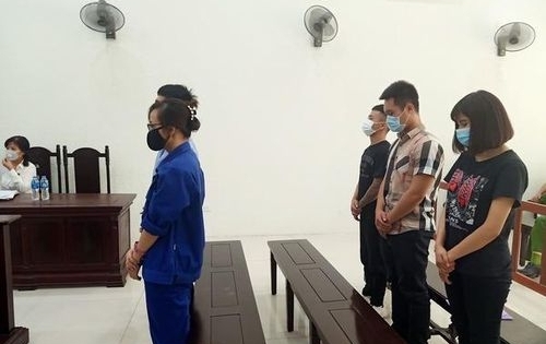 Giả thông tin cá nhân để chiếm đoạt tiền của ngân hàng