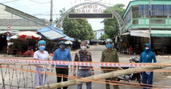 Nghệ An: Phong tỏa Chợ đầu mối, xét nghiệm hơn 500 tiểu thương