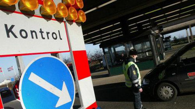 Kiểm so&aacute;t bi&ecirc;n giới giữa Đan Mạch v&agrave; Đức.