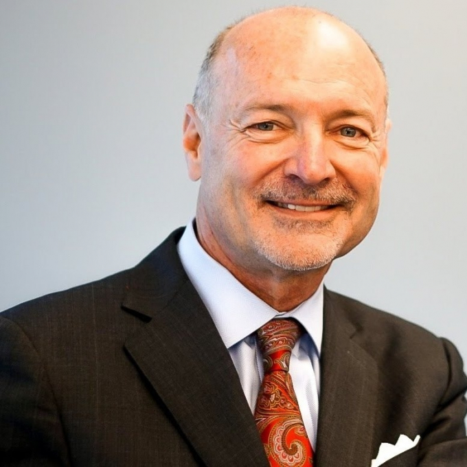 tan-chu-tich-truong-st-nicholas-da-nang-david-amstrong-tieng-anh-giup-mo-cua-buoc-ra-the-gioi