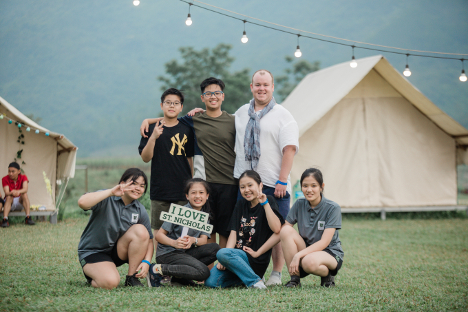 tan-chu-tich-truong-st-nicholas-da-nang-david-amstrong-tieng-anh-giup-mo-cua-buoc-ra-the-gioi(1)