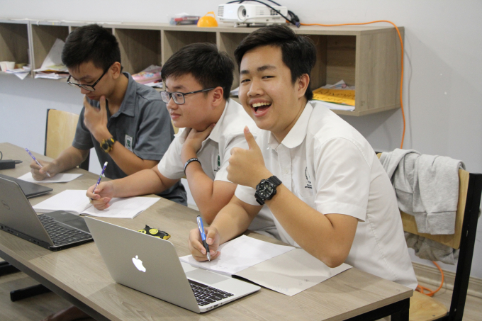 tan-chu-tich-truong-st-nicholas-da-nang-david-amstrong-tieng-anh-giup-mo-cua-buoc-ra-the-gioi(8)