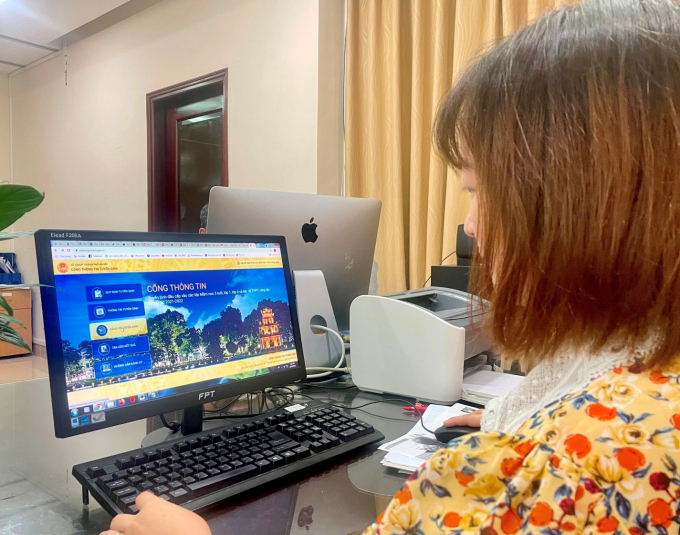 photo-1624607085893-1624607086205794482994