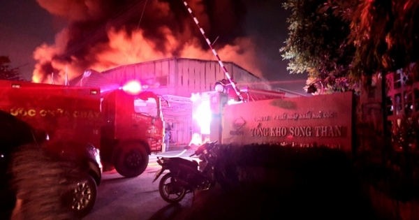 Bình Dương: Cháy lớn tại khu công nghiệp Sóng Thần I