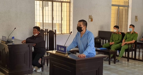 Đắk Lắk: Quay video lâm tặc cưa gỗ, dính  án giết người