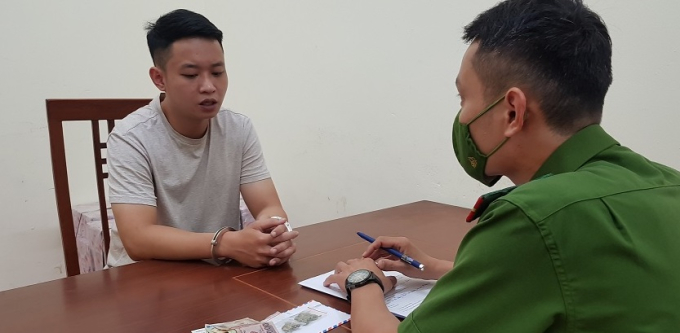 Đối tượng tại công an.