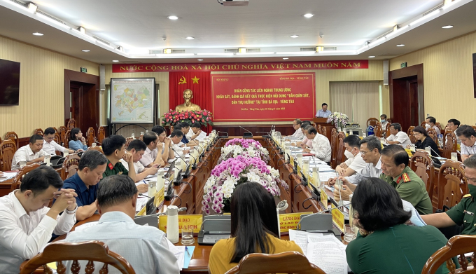 Toàn cảnh buổi làm việc.