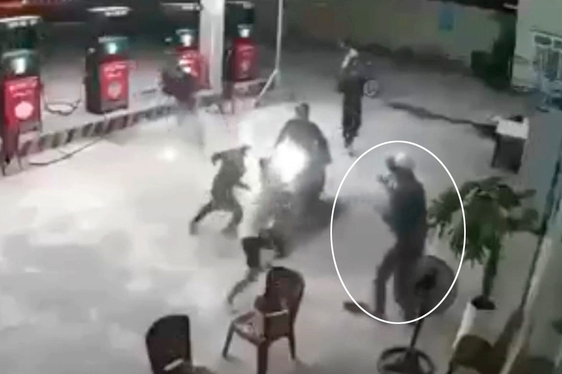 Nam thanh niên bị truy sát, chém gục ở cây xăng - 1