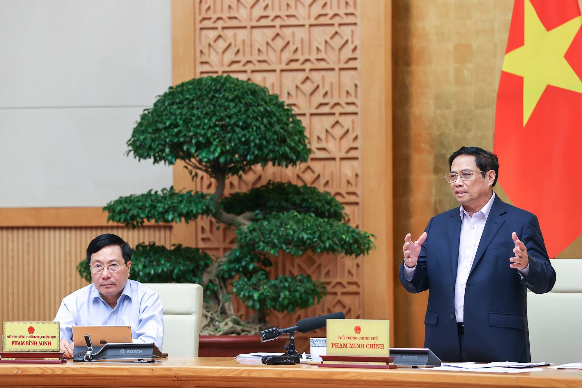 Nghiên cứu sửa quy định về tiêm vaccine, quyết liệt thúc đẩy đầu tư công, phục hồi và phát triển - Ảnh 7. Nghiên cứu sửa quy định về tiêm vaccine, quyết liệt thúc đẩy đầu tư công, phục hồi và phát triển - Ảnh 7.