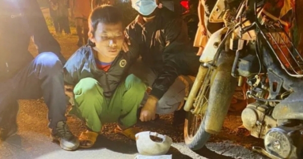 Kon Tum: Tóm gọn đối tượng buôn ma túy với 2 khẩu súng trên người