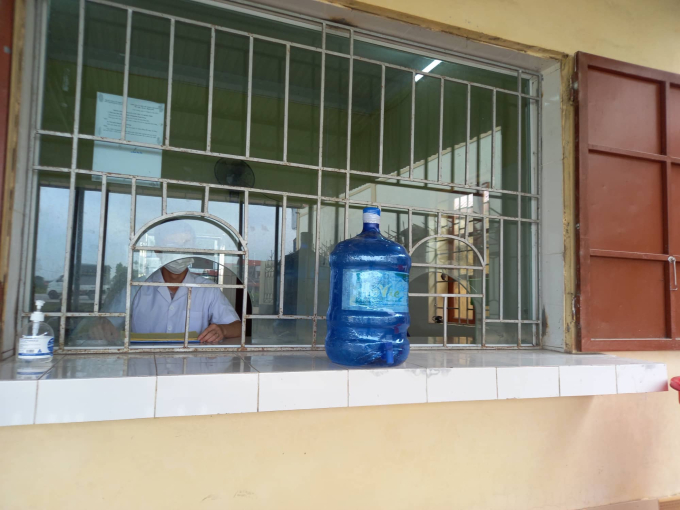 Nơi thực hiện điều trị cai nghiện và giám sát uống Methadon của TTYT huyện Ninh Giang luôn có bảo vệ và được gắn camera theo dõi.