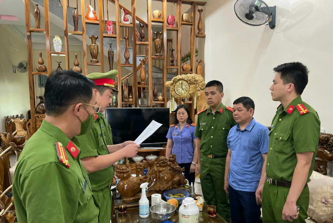 Khởi tố vụ án, khởi tố bị can và lệnh bắt tạm giam đối với Lò Văn Chiến – Trưởng Khoa Dược Bệnh viện Đa khoa tỉnh Sơn La về hành vi nhận hối lộ.