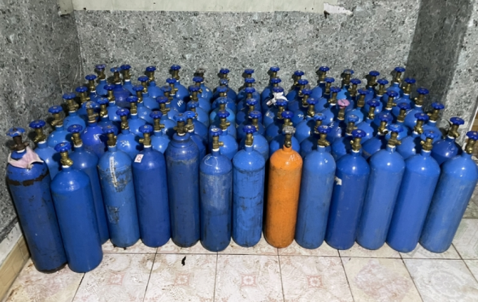 Bình khí NO2, hay còn gọi là “khí cười”, là một chất gây nghiện.