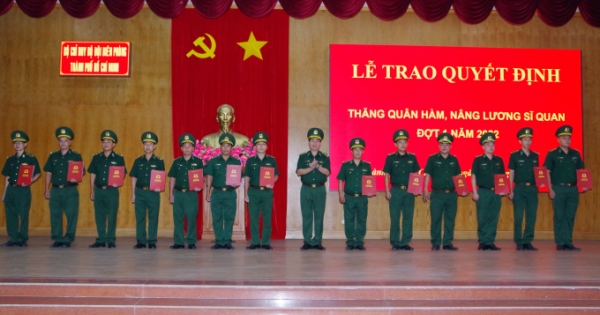Thăng cấp bậc hàm cho 33 sĩ quan Bộ đội Biên phòng TP HCM