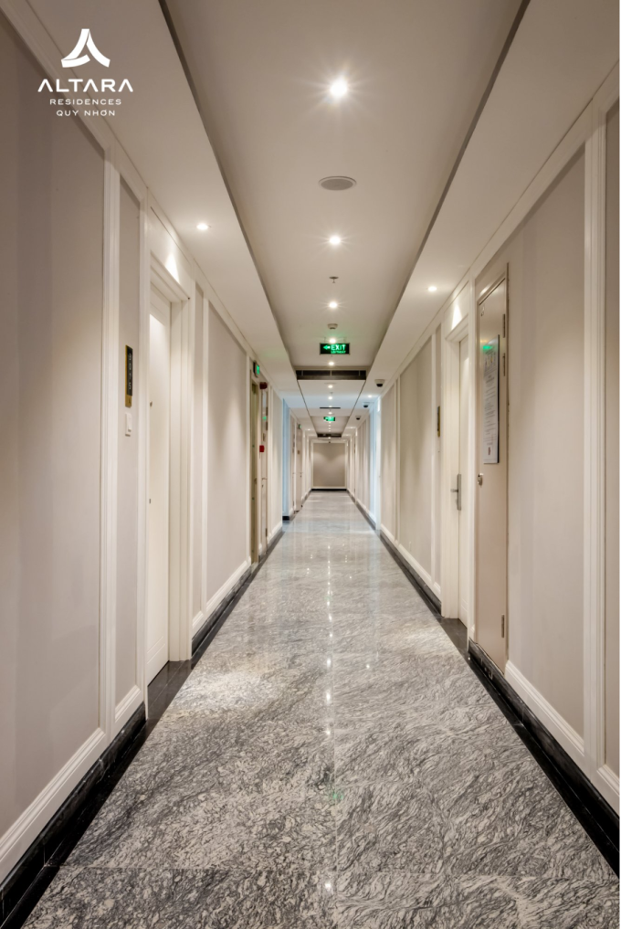 Hành lang căn hộ rộng rãi giúp bạn thoải mái trong việc đi lại, không khí lưu thông được tốt hơn