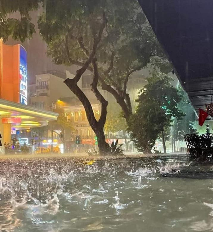 Cơ quan khí tượng cảnh báo nguy cơ ngập lụt do mưa lớn.