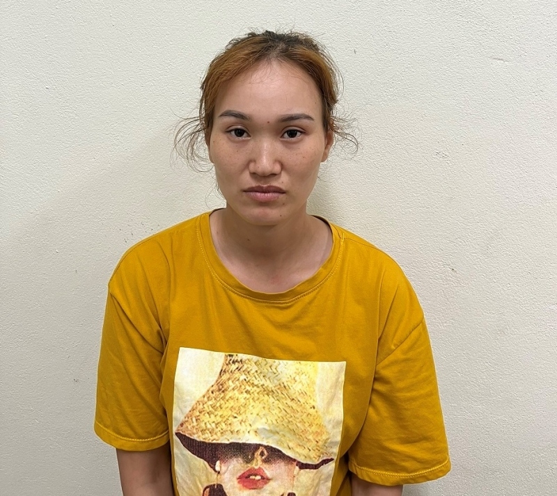 Đối tượng Nguyễn Thị Huệ tại cơ quan C&ocirc;ng an. Ảnh: CA Hải Dương