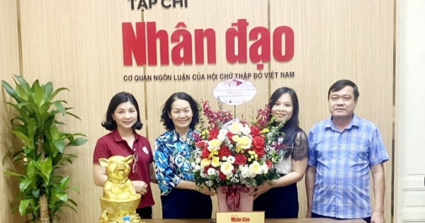Chủ tịch Hội Chữ Thập đỏ Việt Nam chúc mừng các cơ quan báo chí Hội nhân dịp 21/6