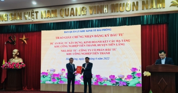 Hải Phòng: Trao giấy chứng nhận đầu tư cho 6 dự án