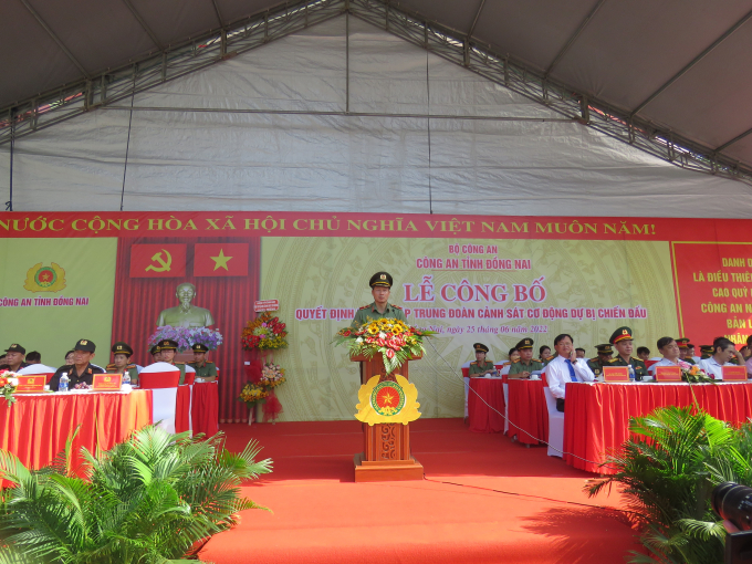 Thiếu tướng Vũ Hồng Văn - Giám đốc Công an tỉnh phát biểu giao nhiệm vụ