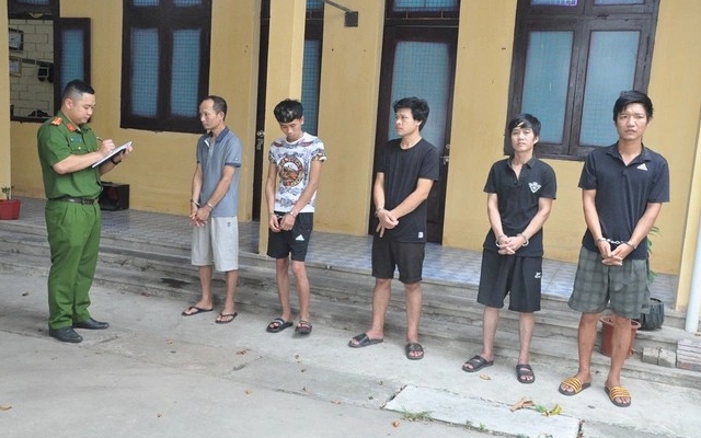 Từ sự việc kẻ ng&aacute;o đ&aacute; cầm dao m&uacute;a may, triệt ph&aacute; lu&ocirc;n đường d&acirc;y ma t&uacute;y