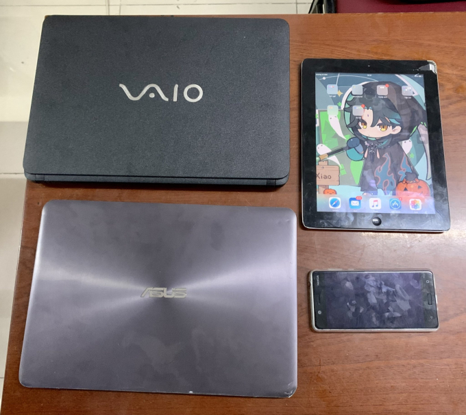 Tang vật được C&ocirc;ng an, quận 3 thu hồi. Ảnh: Huỳnh Ph&uacute;c