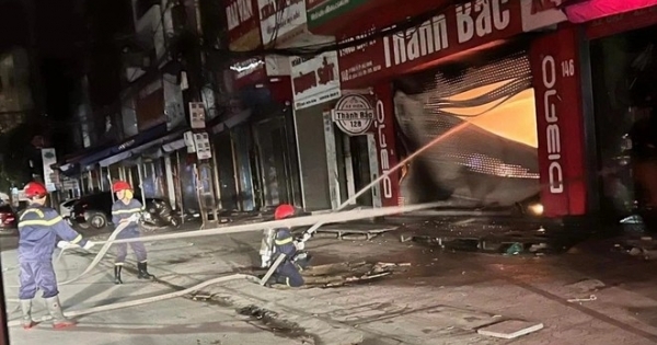 Bắc Giang: Cửa hàng xe đạp bị thiêu rụi trong đêm