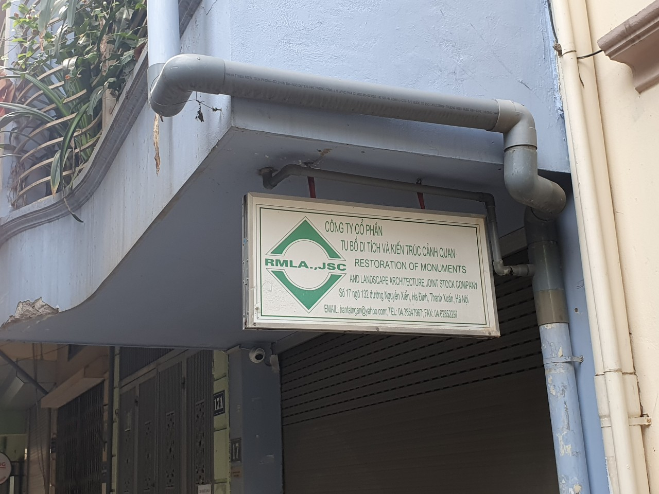 Công ty CP tu bổ di tích và kiến trúc cảnh quan có địa chỉ tại số nhà 17, ngõ 132 đường Nguyễn Xiển, phường Hạ Đình, quận Thanh Xuân, TP Hà Nội,