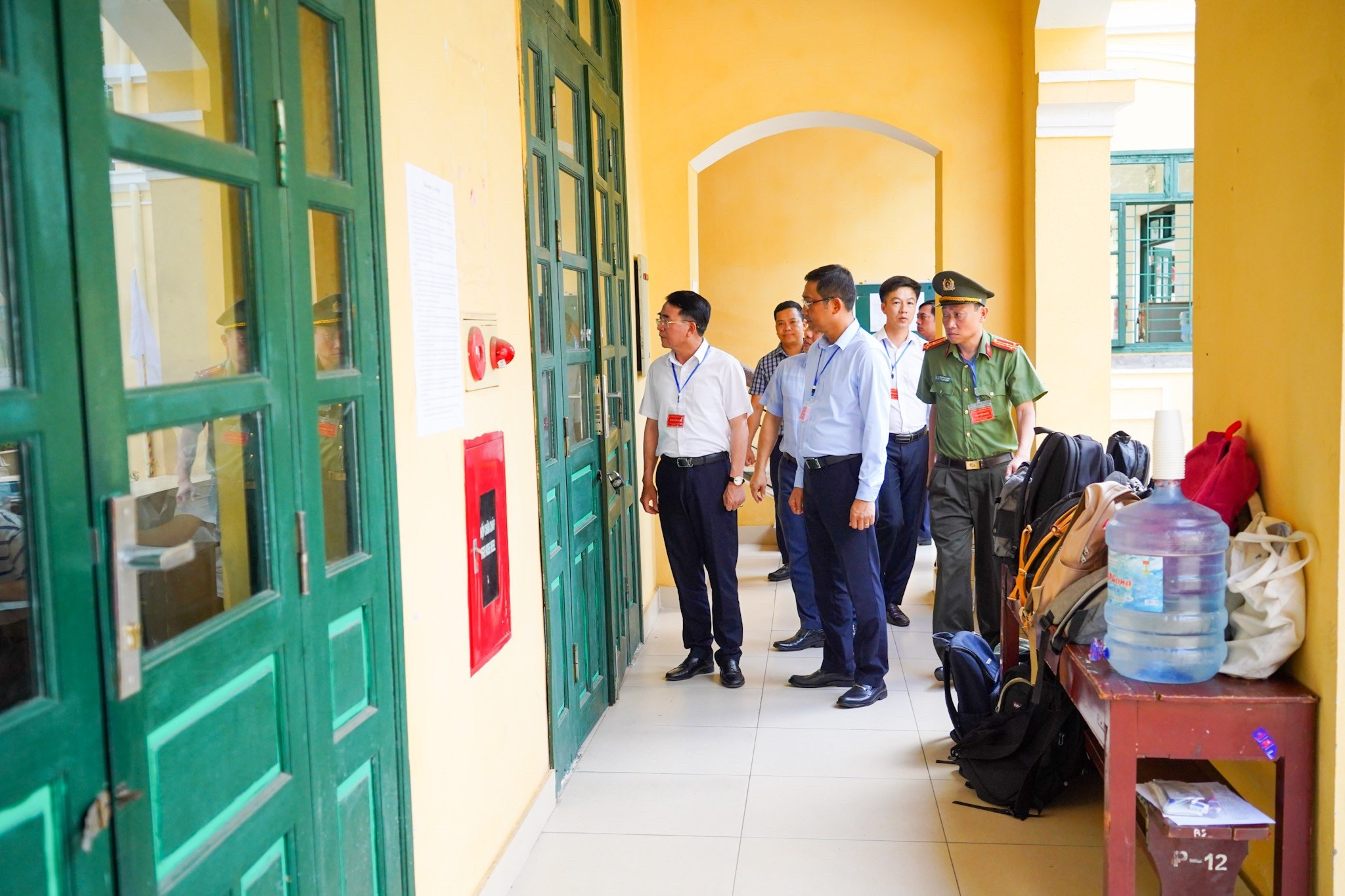 Phó chủ tịch UBND TP Lê Khắc Nam kiểm tra công tác tổ chức thi tại một số hội đồng thi..