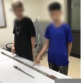 Bắt giữ 2 đối tượng mang kiếm đi cướp tài sản của các đôi nam nữ