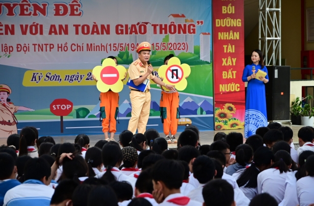 Công an TP Hải Phòng tổ chức tuyên truyền về trật tự an toàn giao thông tại các trường học