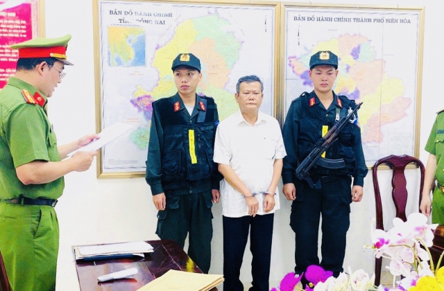 Đồng Nai: Bắt tạm giam nguyên Trưởng phòng, Phó phòng Quản lý đô thị huyện Trảng Bom