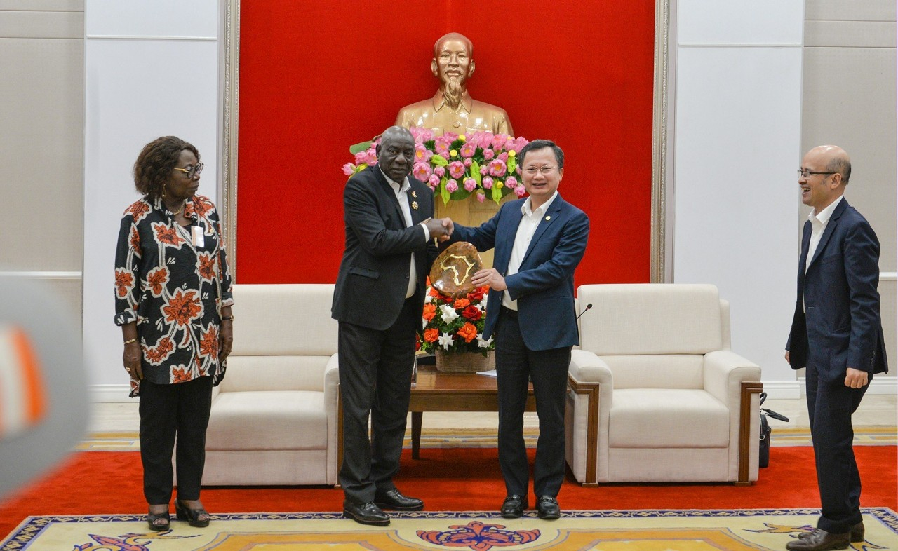 z4437480533203_7009a081baa766984d5f3d9a9a873bf5